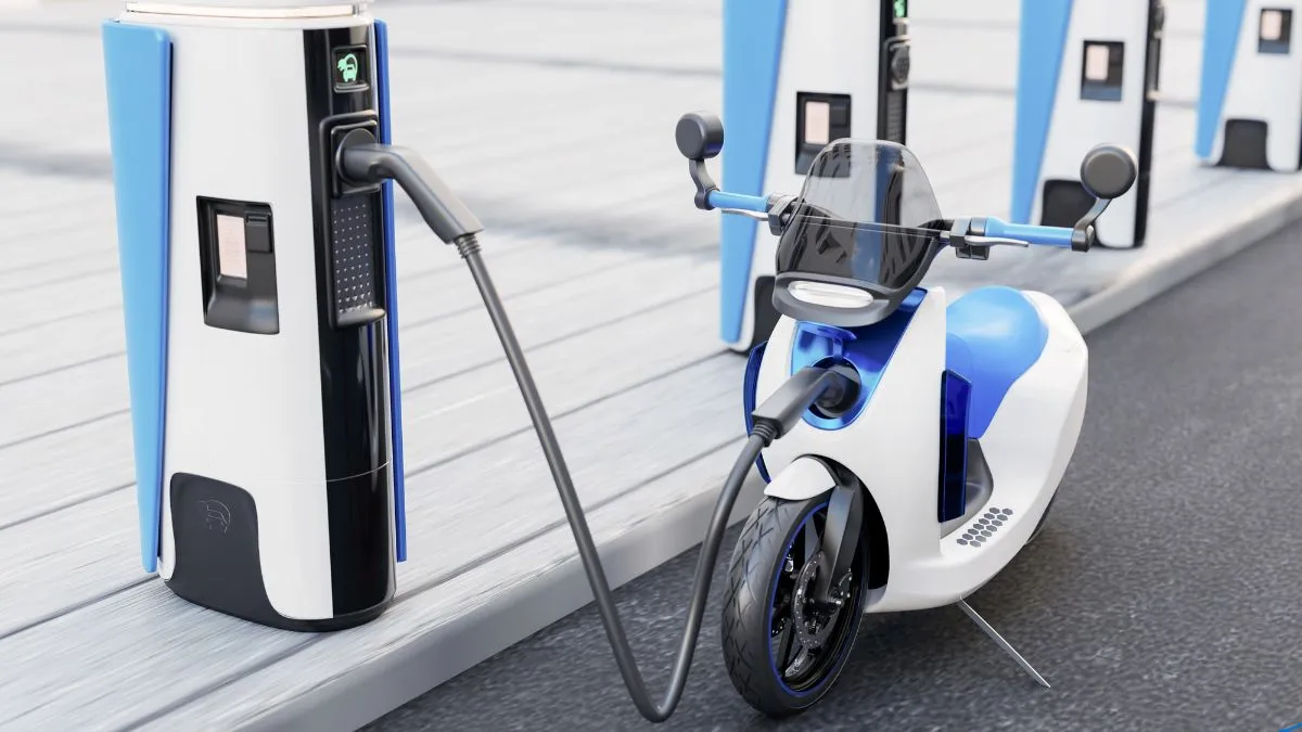 electric-twowheeler-buyers-can-avail-subsidy-of-up-to-rs-10000-in-first-year-of-pm-edrive-ministry